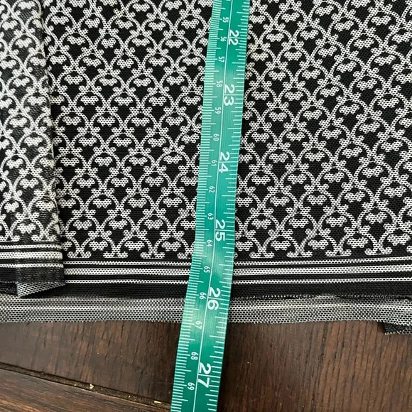 Max Studio women’s black and white blouse size large - Picture 9 of 10